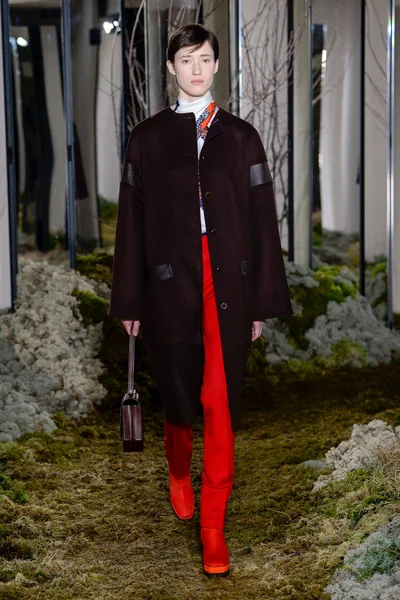 Look 7